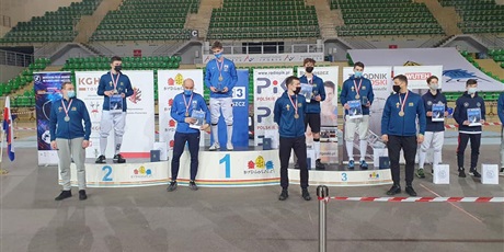 Powiększ grafikę: az-8-medali-mistrzostw-polski-juniorow-przywiezli-nasi-absolwenci-do-gdanska-255041.jpg