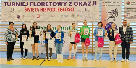 Powiększ grafikę: ogolnopolski-turniej-floretowy-z-okazji-swieta-niepodleglosci-389345.jpg
