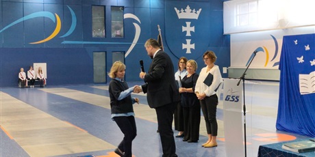 Powiększ grafikę: apel-z-okazji-dnia-edukacji-narodowej-716815.jpg
