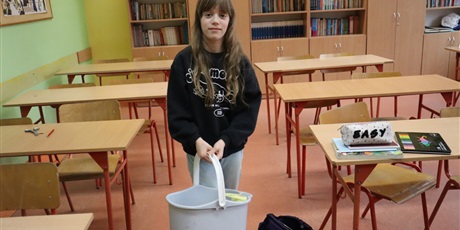 Powiększ grafikę: dzien-bez-plecaka-608912.jpg