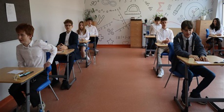 Powiększ grafikę: egzaminy-osmoklasisty-614442.jpg