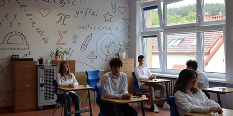 Powiększ grafikę: egzaminy-osmoklasisty-614782.jpg
