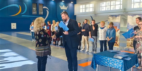 Powiększ grafikę: gala-z-okazji-swieta-edukacji-narodowej-644564.jpg