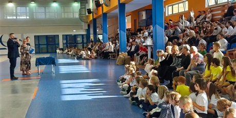 Powiększ grafikę: gala-z-okazji-swieta-edukacji-narodowej-644571.jpg