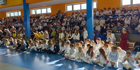 Powiększ grafikę: gala-z-okazji-swieta-edukacji-narodowej-644572.jpg