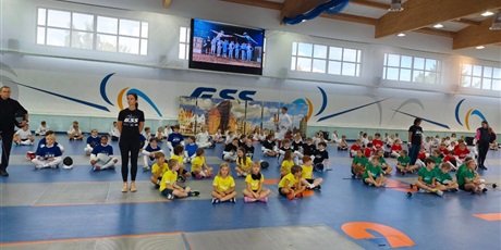 Powiększ grafikę: gala-z-okazji-swieta-edukacji-narodowej-644590.jpg