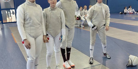 Powiększ grafikę: ii-wojewodzkie-zawody-szermiercze-680182.jpg