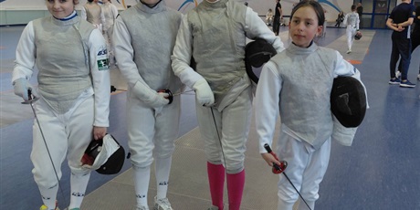 Powiększ grafikę: ii-wojewodzkie-zawody-szermiercze-680183.jpg