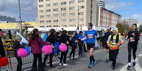 Powiększ grafikę: kibicowanie-na-maratonie-343782.jpg