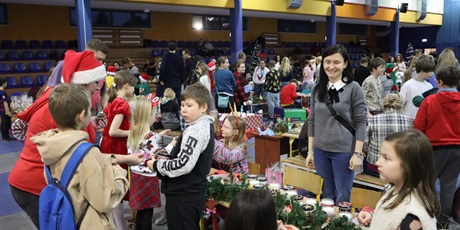 Powiększ grafikę: kiermasz-swiateczny-fotorelacja-663792.jpg