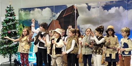 Powiększ grafikę: kiermasz-swiateczny-fotorelacja-663825.jpg