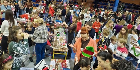 Powiększ grafikę: kiermasz-swiateczny-fotorelacja-663828.jpg