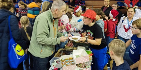 Powiększ grafikę: kiermasz-swiateczny-fotorelacja-663839.jpg