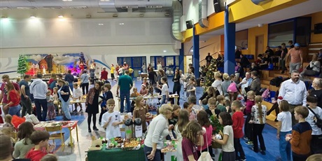 Powiększ grafikę: kiermasz-swiateczny-fotorelacja-663855.jpg