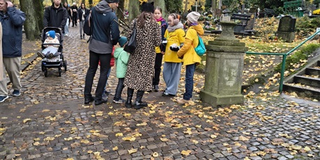 Powiększ grafikę: kwesta-na-cmentarzu-652009.jpg