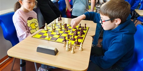 Powiększ grafikę: laufer-wyniki-turnieju-szachowego-655764.jpg