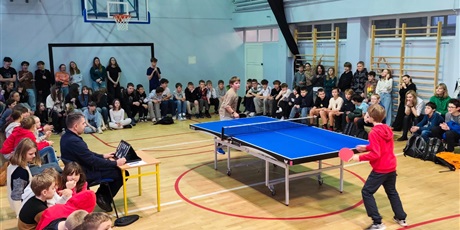 Powiększ grafikę: mikolajkowy-turniej-ping-ponga-661274.jpg