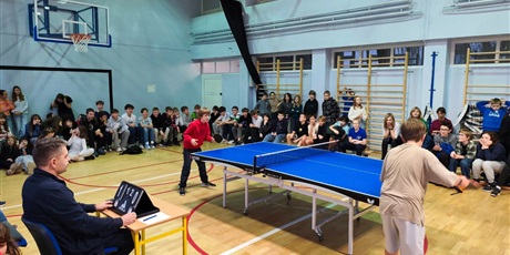 Powiększ grafikę: mikolajkowy-turniej-ping-ponga-661275.jpg