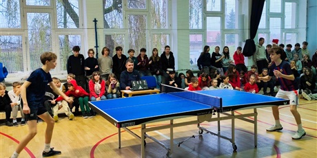 Powiększ grafikę: mikolajkowy-turniej-ping-ponga-661283.jpg