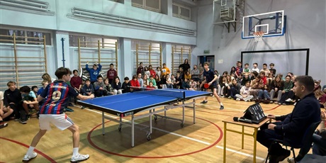 Powiększ grafikę: mikolajkowy-turniej-ping-ponga-661292.jpg