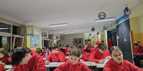 Powiększ grafikę: nocny-maraton-matematyczny-edycja-osma-mikolajkowa-661586.jpg