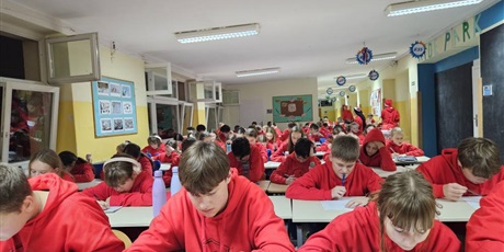 Powiększ grafikę: nocny-maraton-matematyczny-edycja-osma-mikolajkowa-661587.jpg