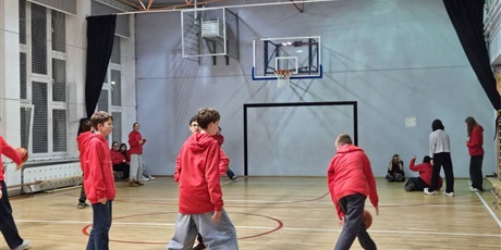 Powiększ grafikę: nocny-maraton-matematyczny-edycja-osma-mikolajkowa-661592.jpg