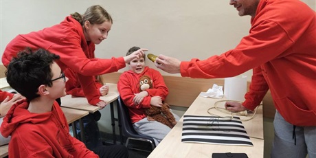 Powiększ grafikę: nocny-maraton-matematyczny-edycja-osma-mikolajkowa-661594.jpg