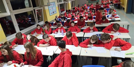 Powiększ grafikę: nocny-maraton-matematyczny-edycja-osma-mikolajkowa-661597.jpg