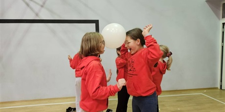 Powiększ grafikę: nocny-maraton-matematyczny-edycja-osma-mikolajkowa-661600.jpg