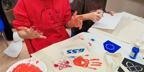 Powiększ grafikę: nocny-maraton-matematyczny-edycja-osma-mikolajkowa-661606.jpg