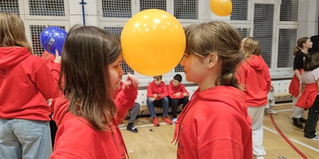 Powiększ grafikę: nocny-maraton-matematyczny-edycja-osma-mikolajkowa-661634.jpg