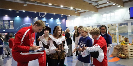 Powiększ grafikę: obchody-60-lecia-643031.jpg