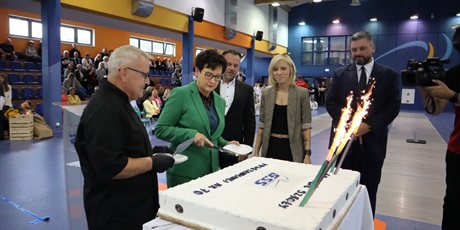Powiększ grafikę: obchody-60-lecia-643034.jpg