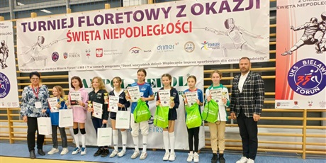 Powiększ grafikę: ogolnopolski-turniej-floretowy-z-okazji-swieta-niepodleglosci-389347.jpg