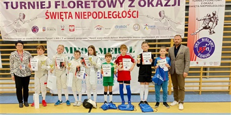 Powiększ grafikę: ogolnopolski-turniej-floretowy-z-okazji-swieta-niepodleglosci-389348.jpg