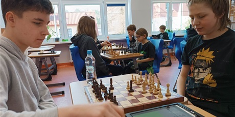 Powiększ grafikę: szkolny-turniej-szachowy-wyniki-432039.jpg