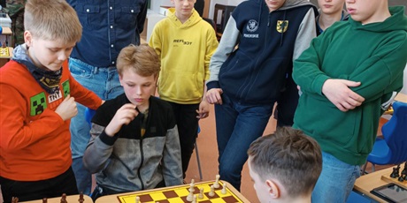 Powiększ grafikę: szkolny-turniej-szachowy-wyniki-432042.jpg
