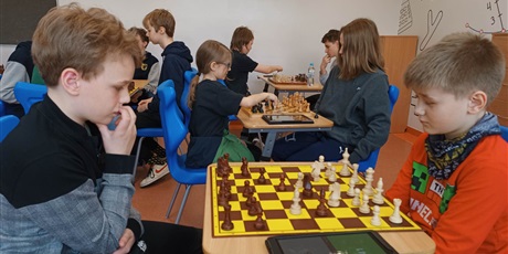 Powiększ grafikę: szkolny-turniej-szachowy-wyniki-432054.jpg