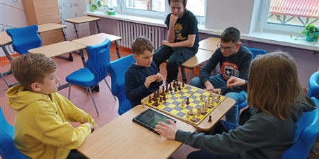 Powiększ grafikę: szkolny-turniej-szachowy-wyniki-432058.jpg