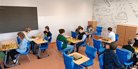 Powiększ grafikę: szkolny-turniej-szachowy-wyniki-432074.jpg