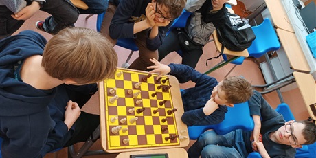 Powiększ grafikę: szkolny-turniej-szachowy-wyniki-432078.jpg