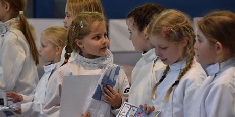 Powiększ grafikę: szkolny-turniej-wiosenny-we-florecie-dzieci-klas-ii-iii-617659.jpg