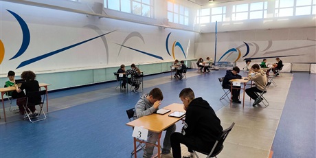 Powiększ grafikę: wyniki-i-miedzyszkolnego-turnieju-szachowego-laufer-688589.jpg