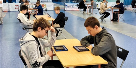 Powiększ grafikę: wyniki-i-miedzyszkolnego-turnieju-szachowego-laufer-688593.jpg