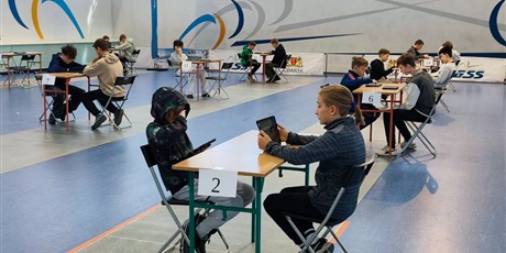 Powiększ grafikę: wyniki-i-miedzyszkolnego-turnieju-szachowego-laufer-688596.jpg