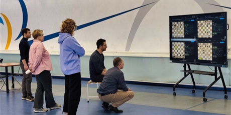 Powiększ grafikę: wyniki-i-miedzyszkolnego-turnieju-szachowego-laufer-688601.jpg