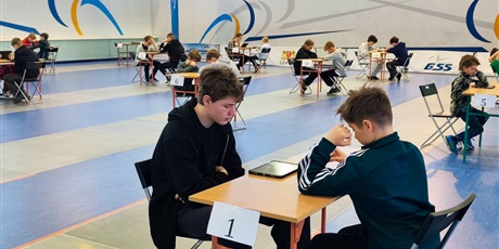 Powiększ grafikę: wyniki-i-miedzyszkolnego-turnieju-szachowego-laufer-688603.jpg