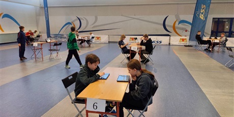 Powiększ grafikę: wyniki-i-miedzyszkolnego-turnieju-szachowego-laufer-688614.jpg