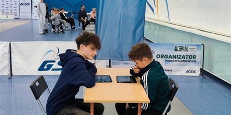 Powiększ grafikę: wyniki-i-miedzyszkolnego-turnieju-szachowego-laufer-688619.jpg